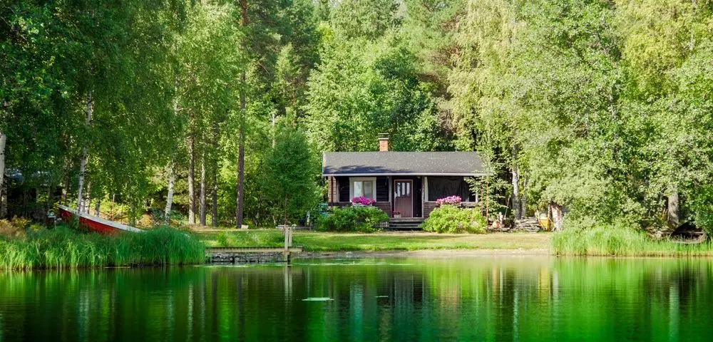 Rakennuksen, kuten mökin rakenteissa voi löytyä jyrsijöiden jätöksiä.